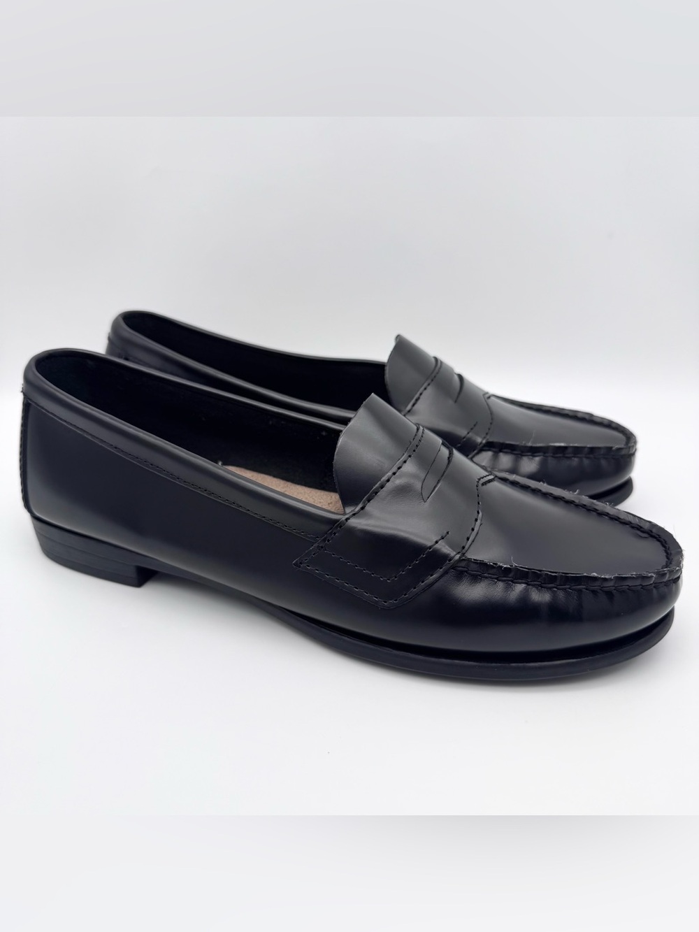 Eastland Classic II Penny Loafers Women's Size 9 M Black Leather Slip On Moc Toe